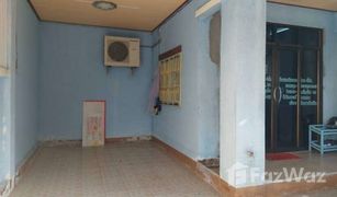 Таунхаус, 2 спальни на продажу в Talat Nuea, Пхукет Suanluang Chaofah 3