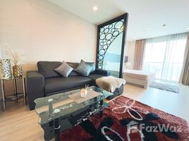 1 Schlafzimmer Appartement zu vermieten im Sky Walk Residences, Phra Khanong Nuea