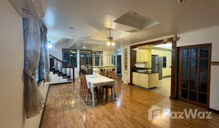 4 Bedrooms House for sale in Chong Nonsi, Bangkok 