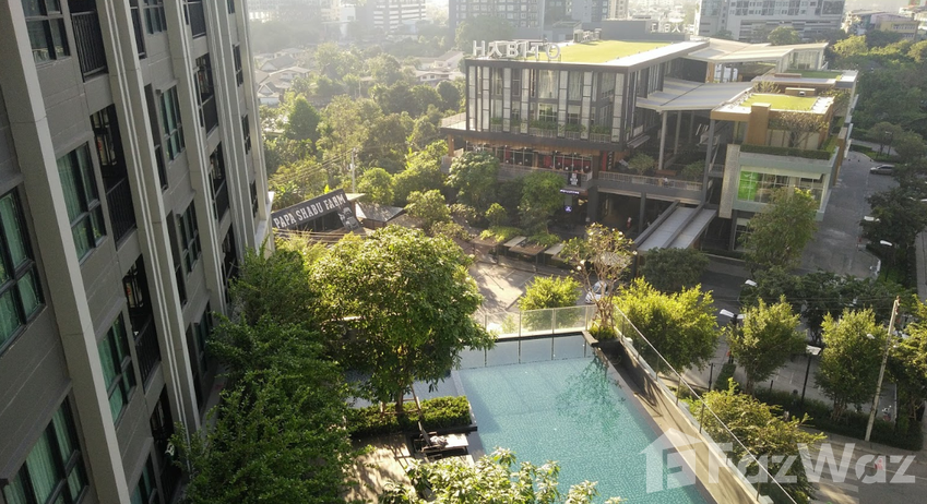 รูปถ่าย 1 of the สระว่ายน้ำ at เดอะ เบส พาร์ค อีส สุขุมวิท 77