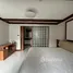 2 Bedroom Condo for sale at Garden Place, Sam Sen Nok, Huai Khwang, Bangkok, Thailand