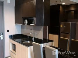 1 спален Кондо в аренду в Edge Sukhumvit 23, Khlong Toei Nuea