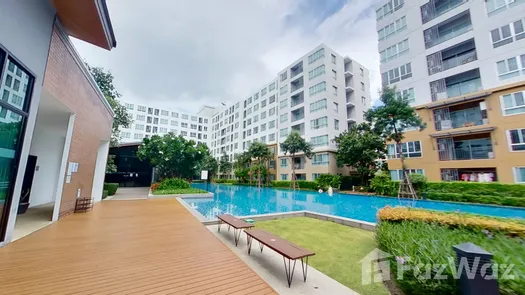 3D Walkthrough of the Piscine commune at D Condo Nim