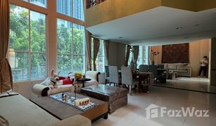 5 Bedrooms Townhouse for sale in Khlong Tan Nuea, Bangkok Baan Klang Krung (British Town -Thonglor)