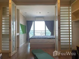 1 Bedroom Condo for rent at Lumpini Place Narathiwas-Chaopraya, Chong Nonsi, Yan Nawa