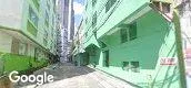Vista de la calle of Building In Poblacion Makati