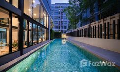 写真 1 of the Общий бассейн at B - Loft Lite Sukhumvit 107