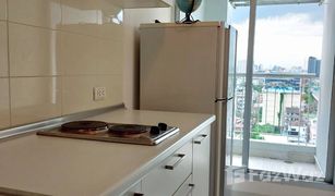 2 Bedrooms Condo for sale in Talat Phlu, Bangkok Life @ Thaphra