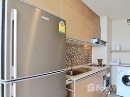 1 спален Кондо в аренду в Le Luk Condominium, Phra Khanong Nuea