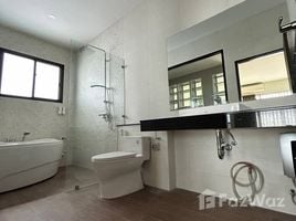 4 спален Дом for sale in Khlong Chan, Банг Капи, Khlong Chan