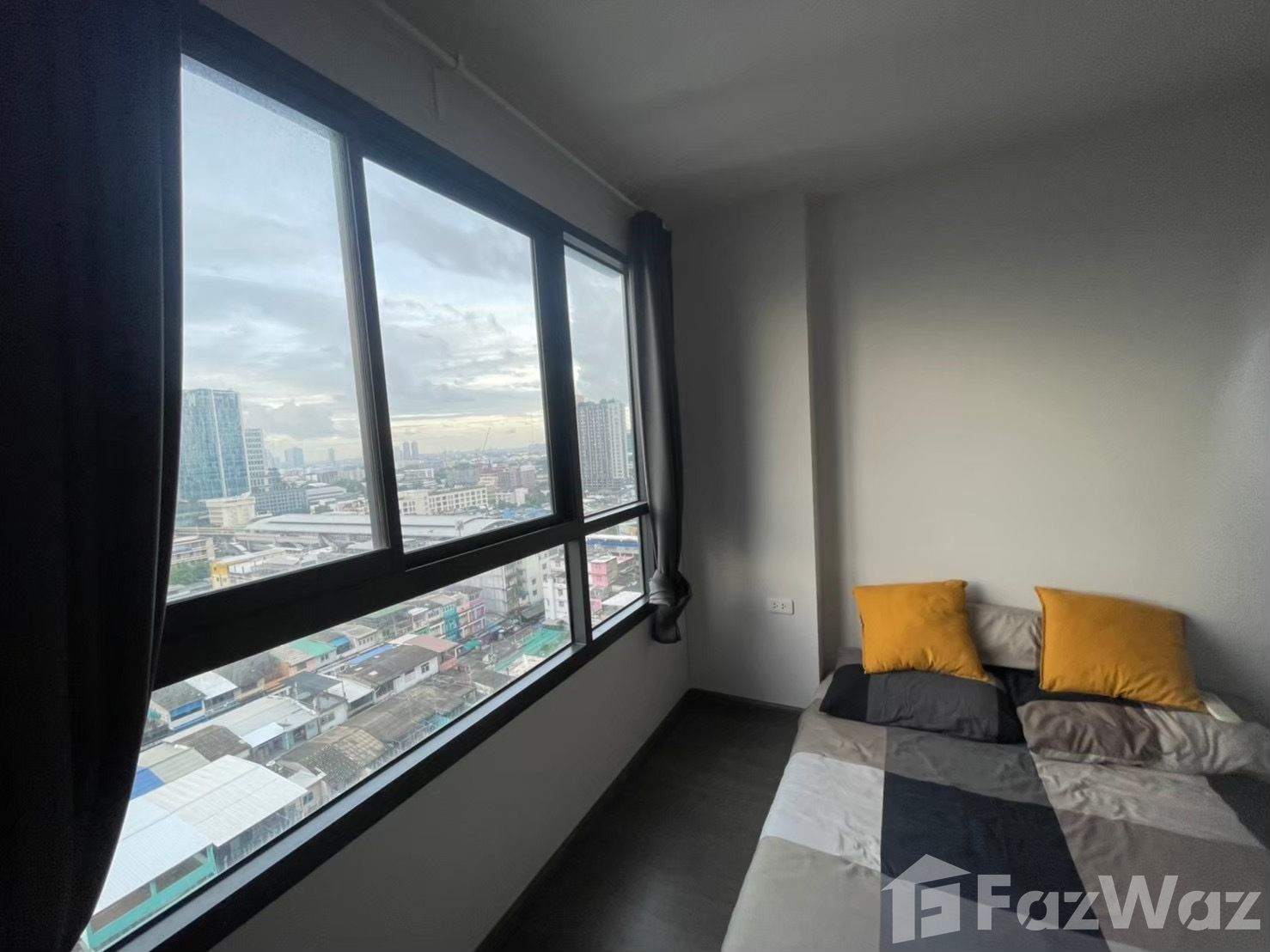 For sale 1 Beds condo in Phra Khanong, Bangkok