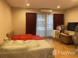3 Bedroom Townhouse for sale at Baan Klang Muang Ratchada 36, Chantharakasem, Chatuchak
