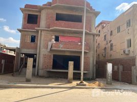 8 غرفة نوم فيلا للبيع في Housing Luxury Residences, 3rd District West, مدينة الشروق