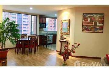 Turnkey Condo on The Tomebamba River in Cuenca, アズエイ