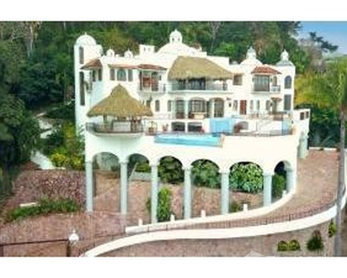 Casa de 6 Habitación en Venta en Puerto Vallarta, Jalisco for $35,900,000  MXN | U578016