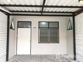 2 Bedrooms Townhouse for sale in Bueng Yi Tho, Pathum Thani Baan Yu Charoen 1