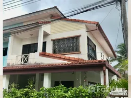 2 Bedroom Townhouse for rent at Moo Baan Kasem Sap, Patong