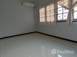 2 Schlafzimmern Reihenhaus zu verkaufen in Mahasawat, Nonthaburi Romruen Ville