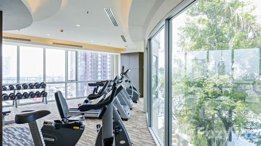 Photos 1 of the Fitnessstudio at Sky Walk Residences