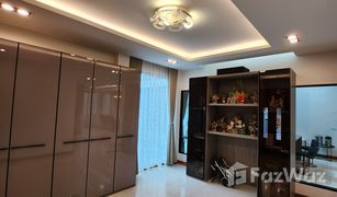 9 Bedrooms House for sale in Bang Chak, Bangkok 