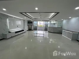 4 Schlafzimmer Appartement zu verkaufen im Oriental Towers, Khlong Tan Nuea