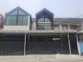 在曼谷莲, 曼谷出售的4 卧室 联排别墅, Bang Khun Si, 曼谷莲
