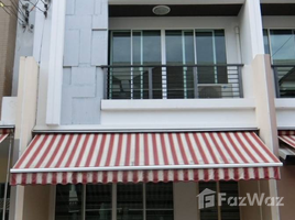 3 Bedroom Townhouse for sale at Baan Klang Muang Sathon-Taksin 2, Bang Kho