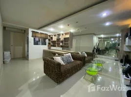 1 chambre Condominium à louer à , Phra Khanong