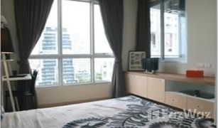 1 Bedroom Condo for sale in Si Lom, Bangkok Life At Sathorn 10