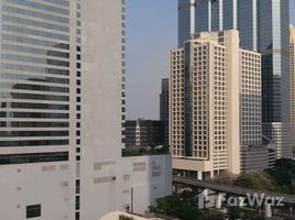 1 спален Кондо в аренду в Life At Sathorn 10, Si Lom