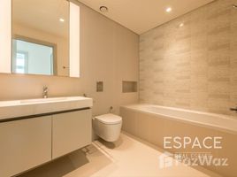 3 спален Квартира на продажу в Sunrise Bay, Jumeirah, Дубай