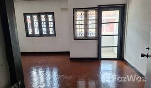 3 Bedrooms Townhouse for sale in Nong Khaem, Bangkok 