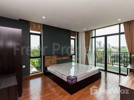 2 BR apartment for rent Tonle Bassac $1200 で賃貸用の 2 ベッドルーム アパート, Chak Angrae Leu