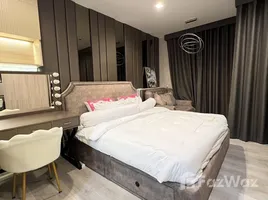 Studio Condo for rent at Life One Wireless, Lumphini