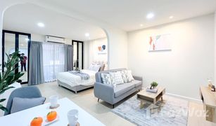 1 Bedroom Condo for sale in Phlapphla, Bangkok Bodin Suite Home