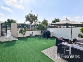 Hayat Townhouses で売却中 3 ベッドルーム 町家, 町の中心