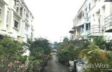 Green Peace in Sam Sen Nai, Bangkok