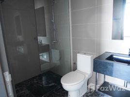 2 спален Кондо на продажу в Edge Sukhumvit 23, Khlong Toei Nuea