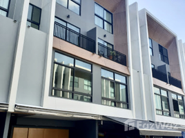 3 Bedroom Townhouse for sale at Arden Phatthanakan, Suan Luang, Suan Luang