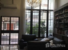 3 chambre Maison de ville for rent in Si Lom, Bang Rak, Si Lom