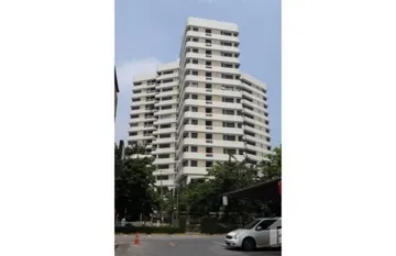 Promsuk Condominium in Khlong Tan, Бангкок