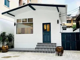 ร้านขายของ 1 ห้องนอน ให้เช่า ในทำเล ยานนาวา, กรุงเทพมหานคร, ยานนาวา, สาทร