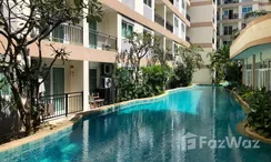 Фото 2 of the Communal Pool at Park Lane Jomtien