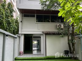 4 спален Таунхаус for rent in FazWaz.ru, Khlong Tan Nuea, Щаттхана, Бангкок, Таиланд