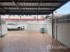 ทาวน์เฮ้าส์ 5 ห้องนอน ให้เช่า ในทำเล ตลาดขวัญ, นนทบุรี, ตลาดขวัญ