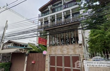 At 1150 Villa Serviced Apartment in Bang Khlo, Bangkok