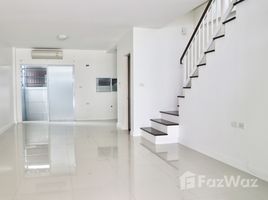 3 chambre Maison de ville à vendre à Town Avenue Rama 9., Hua Mak, Bang Kapi