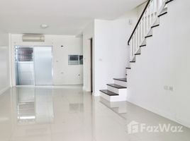 3 Bedroom Townhouse for sale at Town Avenue Rama 9, Hua Mak, Bang Kapi