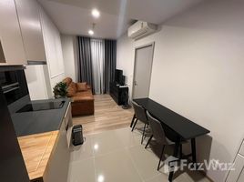 1 Schlafzimmer Appartement zu vermieten im Oka Haus, Khlong Tan