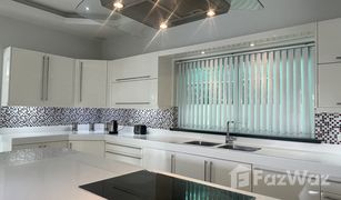 Дом, 4 спальни на продажу в Nong Prue, Паттайя Majestic Residence Pratumnak